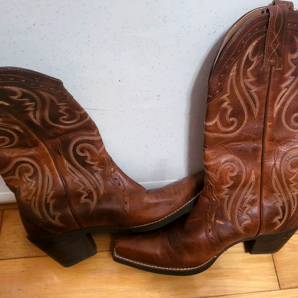 ARIAT WOMEN'S HERITAGE VINTAGE WESTERN BOOTS